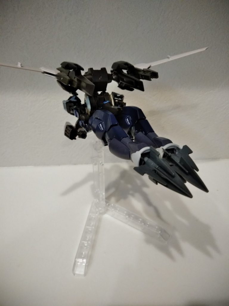 巡航砲撃形態
砲門複合スラスター・ヴェスプを前方に向け強力な電磁砲を放つ