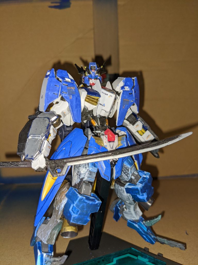 小太刀
ガンダムの、フレームにも使われる希少金属で作られており切れ味は、保証済み。だが基本的には専用のバトルアックスや、大太刀を使っての近接戦をするので囲まれた時の、緊急用である。