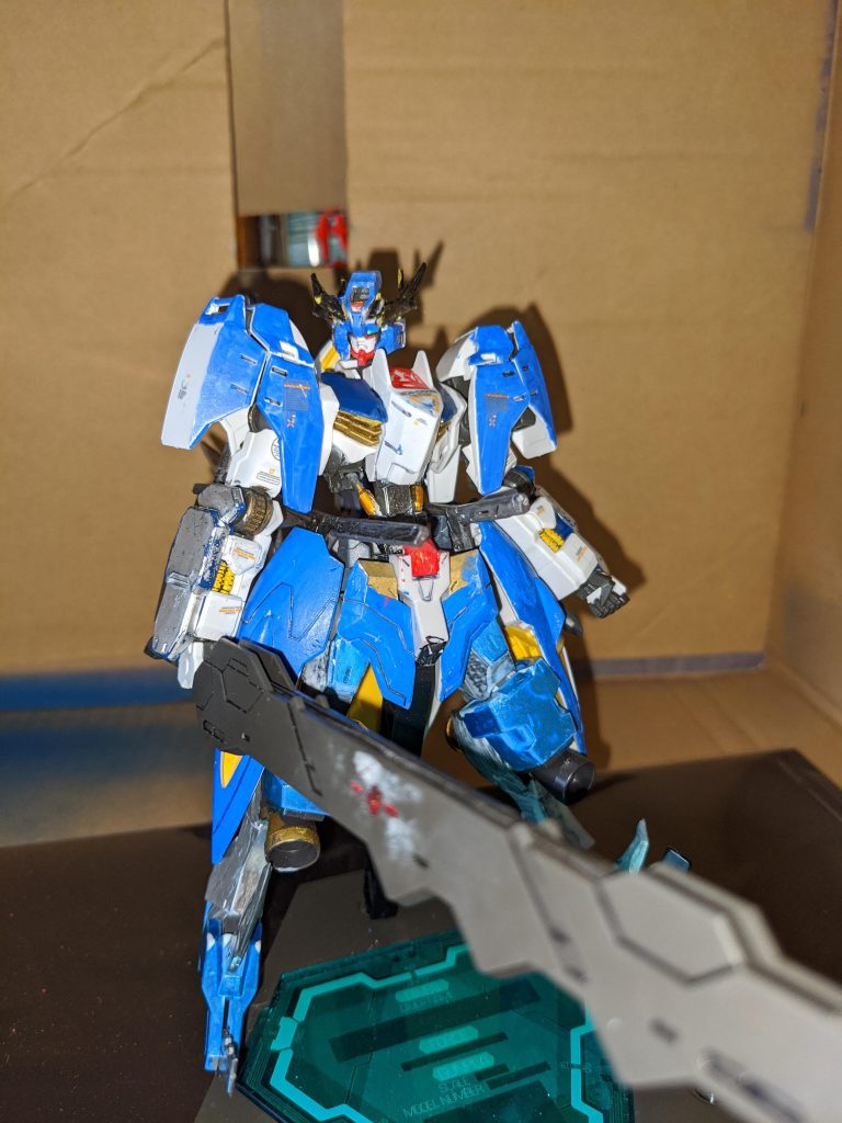 バスタードメイス、大太刀の鞘に質量武器としての機能をつけたもの叩き付けることで粉砕する。