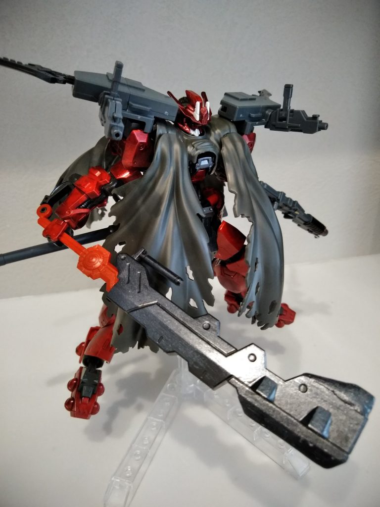 複合シールドブレイドガンχ(カイ)
アスタロトオリジンの可変シールドを作者(私ですが)が使いやすい形態で考えた兵装の1つ。分解で使用、複合でウイングによる飛行安定と武装の役割を果たす。
以下ポージング!!