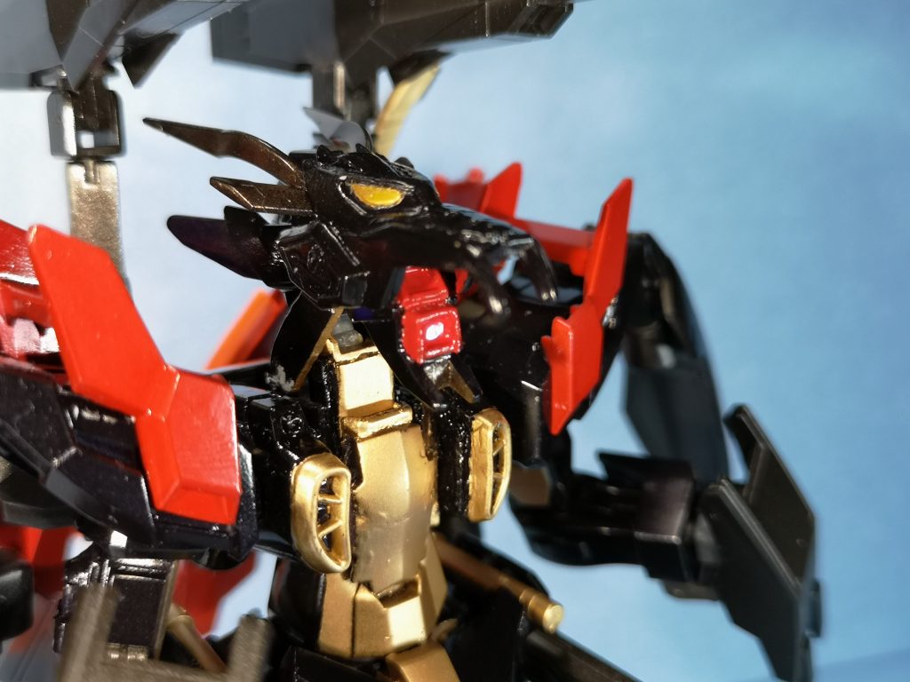 ドラゴンの口も稼働します
口の中には当然ビームの発射口