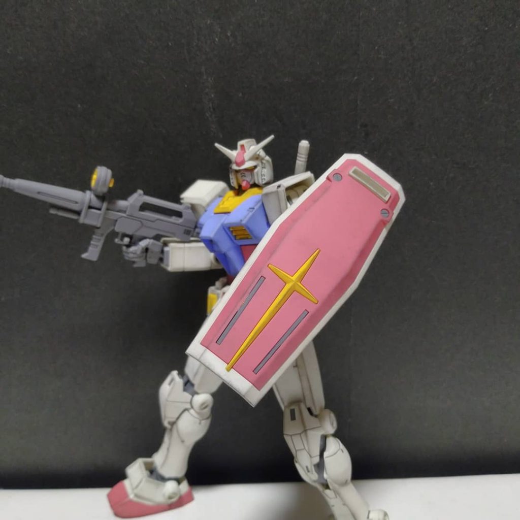 シャドーは控えめに