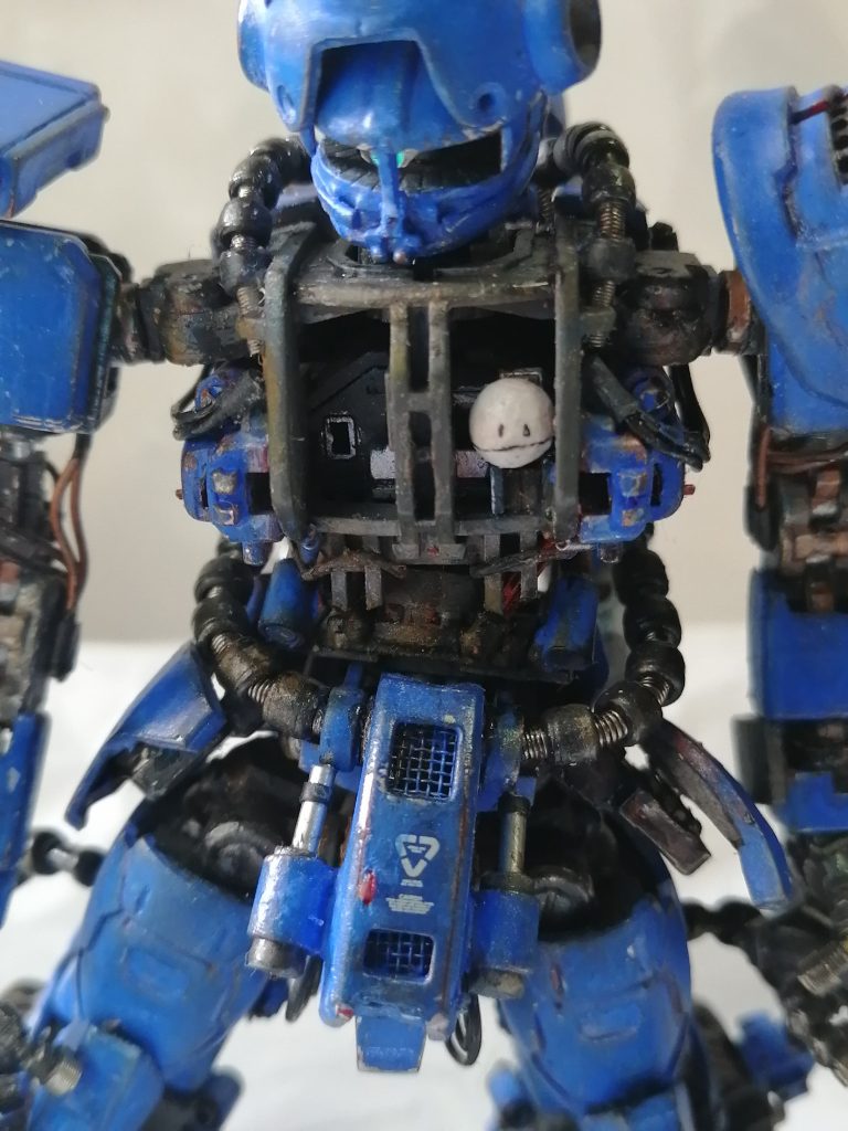 多くのデータを集め、青い堕天使(ジオン軍86部隊)の異名で呼ばれていた。