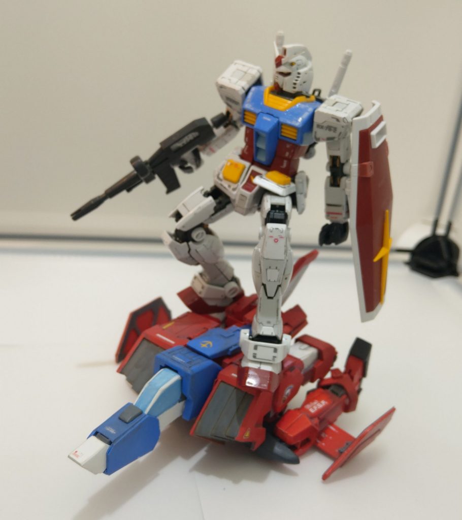 このようにRX-78を載せて飛行することも可能。推測だがGパーツの一環で製造されたのではないだろうか。
一度使用された形跡が映像で確認できるが、デカコアファイター、意味わからんとその後倉庫の奥深くにしまわれていたのであろう。