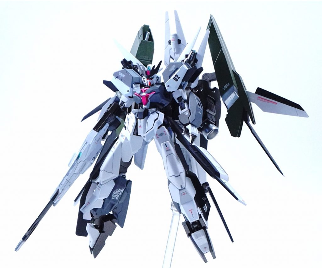 正面から。ユーラヴェンガンダムは狙撃仕様らしいのですが、なんかピンとこなかったので、空戦仕様にしてみました。