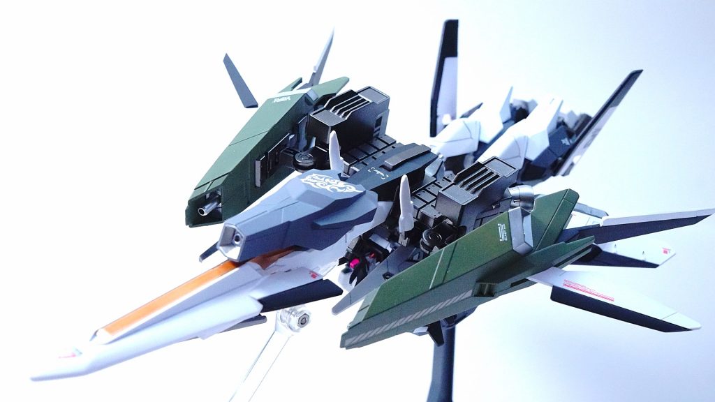 一応変形します。しかし重くしすぎてスタンド2本いります。要改善。