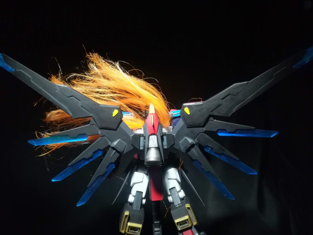 解説その1
羽根はライトニングガンダムからいただきゃした
ソラトライオンにくっつけて鳥っぽく
ガジェットガオーとはだいぶテイストの違う感じになった