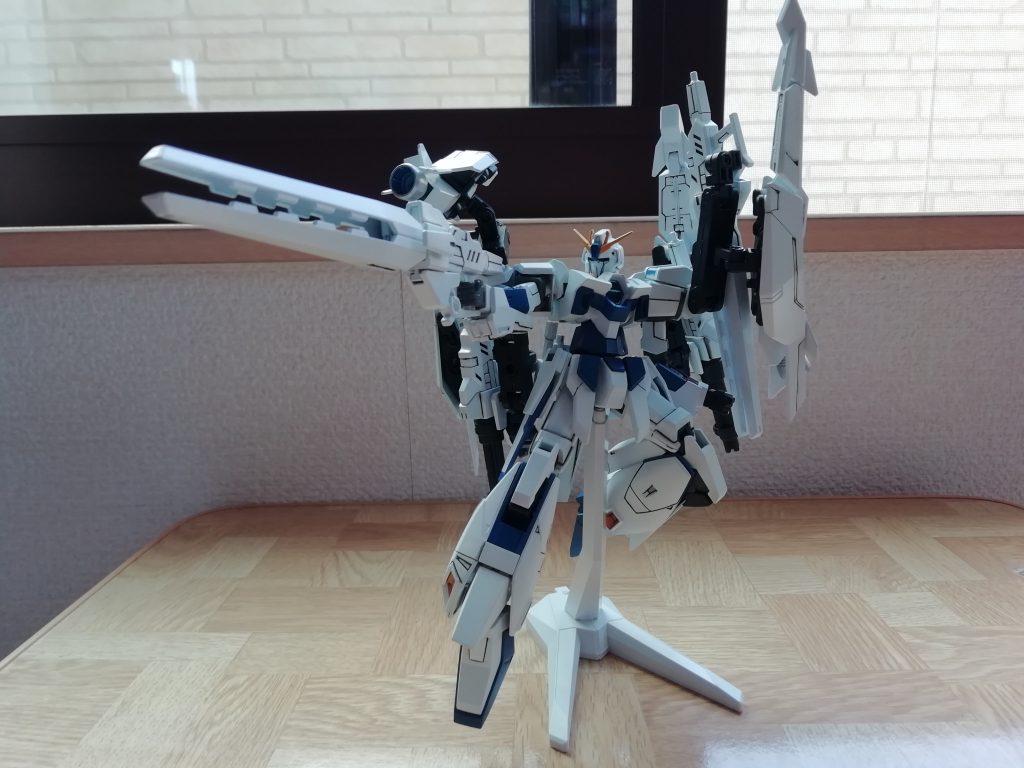 ブンドドしてみましたが、ポロリと重さで決まらず…