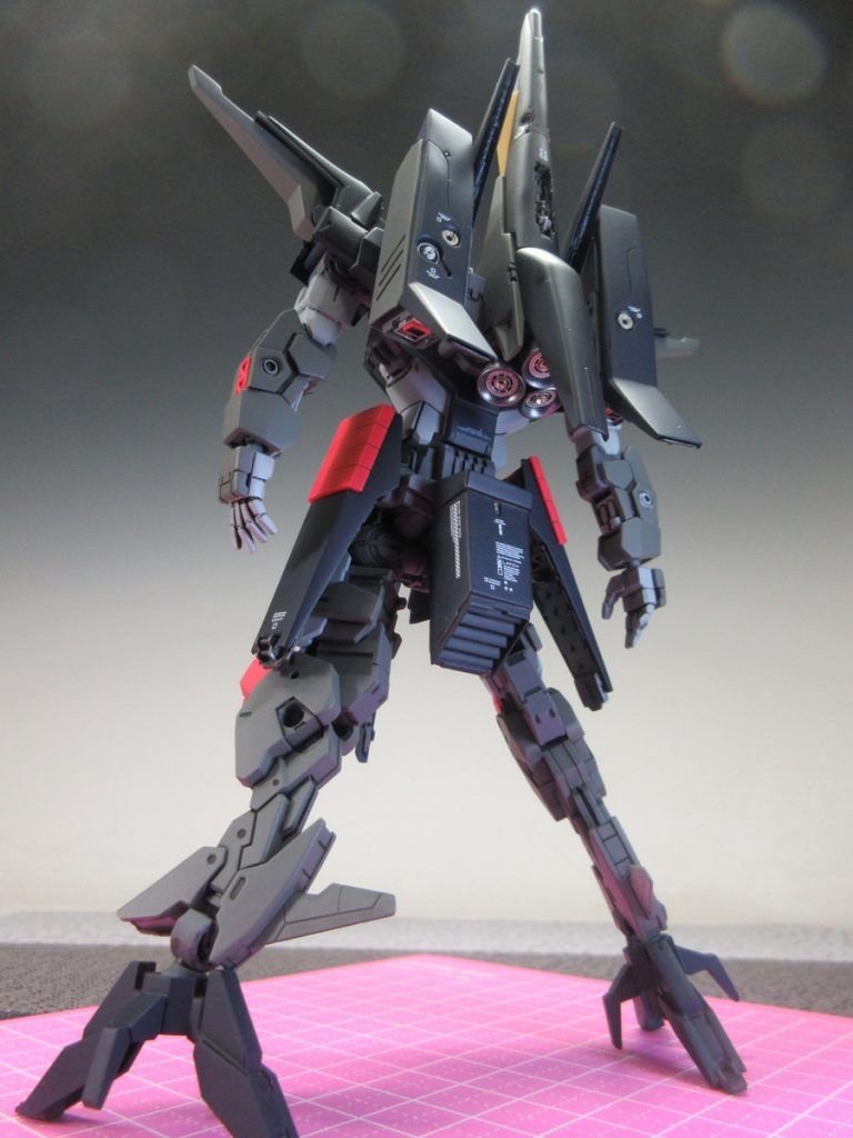 後ろ姿のあおり画像です。

バックパックの燃料の給油口が丸出しですがｗ
プロトタイプのテスト機使用なので、クイックリーな整備設定です。