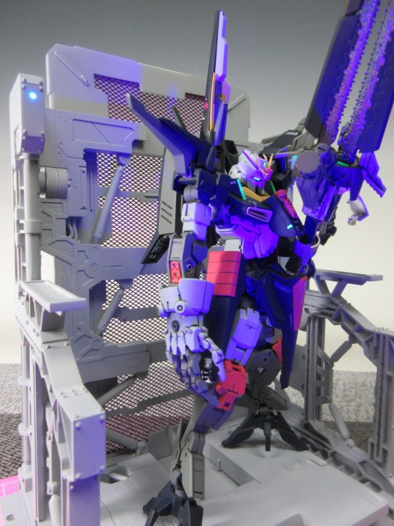 フル装備状態でのなんちゃって格納庫整備風景。

今回レールガンにはお高い塗料を使用してて上手い事撮影出来てちょっとホクホクしている兄さんですｗキラキラが凄く綺麗！