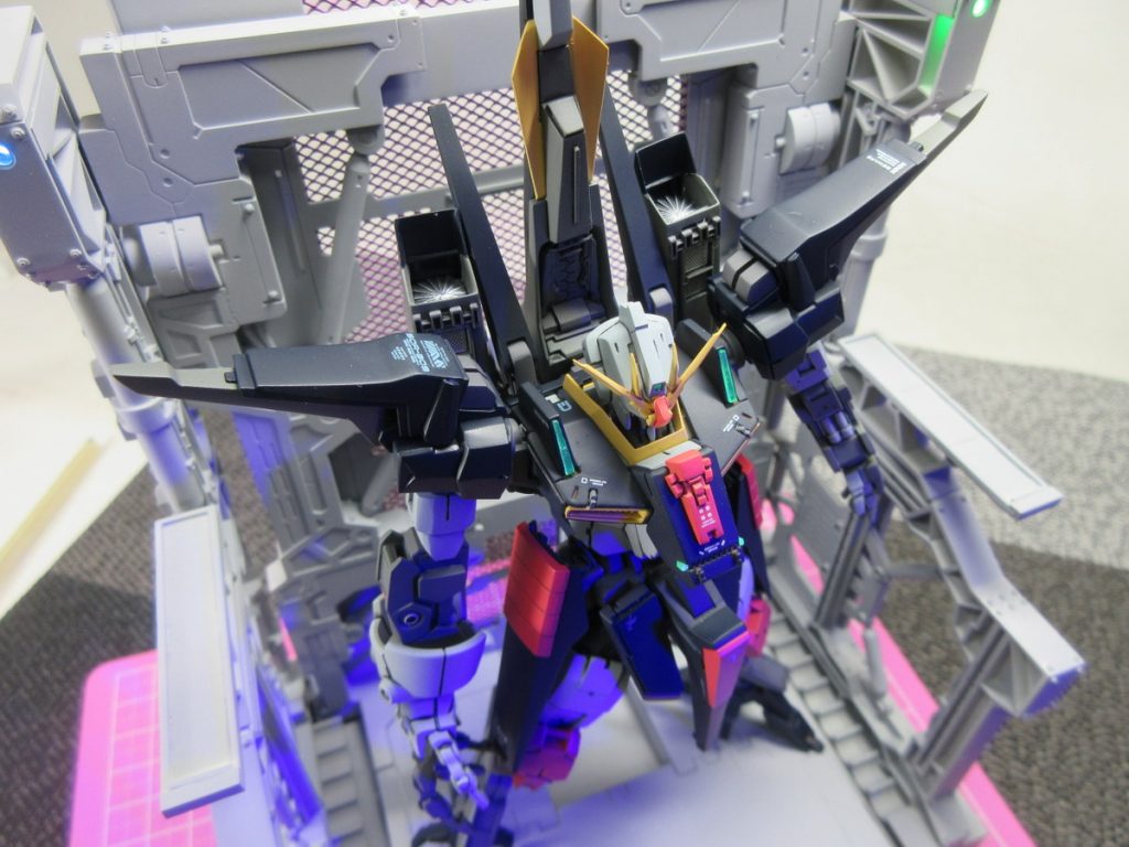 整備風景の俯瞰

個人的にロボットの撮影は上からのショットが大好き！

あ！
今回アンテナをあまりにもピーキーに弄りすぎてｗｗ
何度もおりそうになり、撮影時ヒヤヒヤしてました。