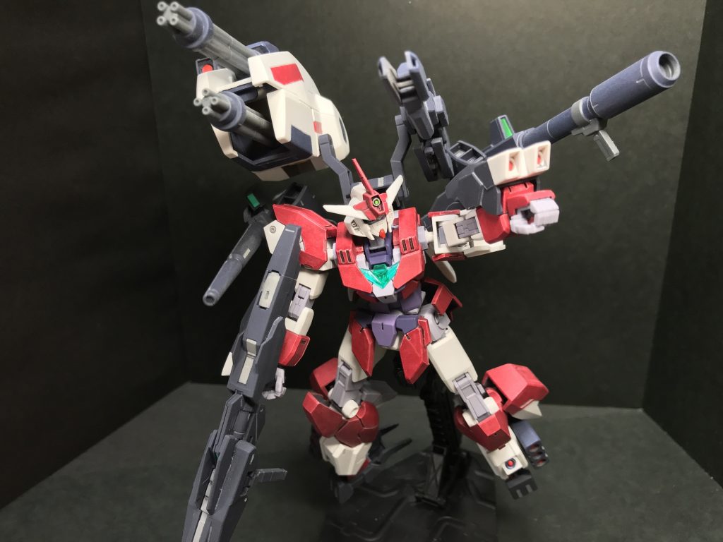 アクションショット　その２

腕にもミサイルついてます。