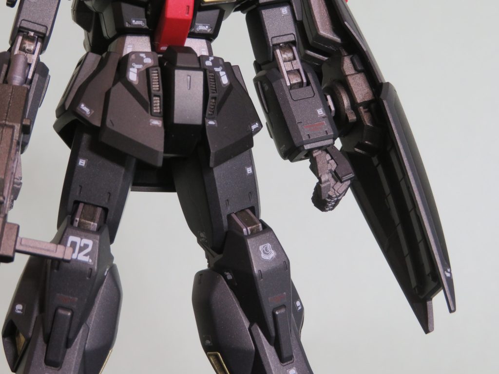 また、今回はパーティングラインを消さずに全て段落ちモールドにしようとスジ◯リ堂さんのダ◯モを購入しチャレンジしてみたのですが、これまた難しい笑
結果バリが出てしまったまま仕上げてしまいました泣。