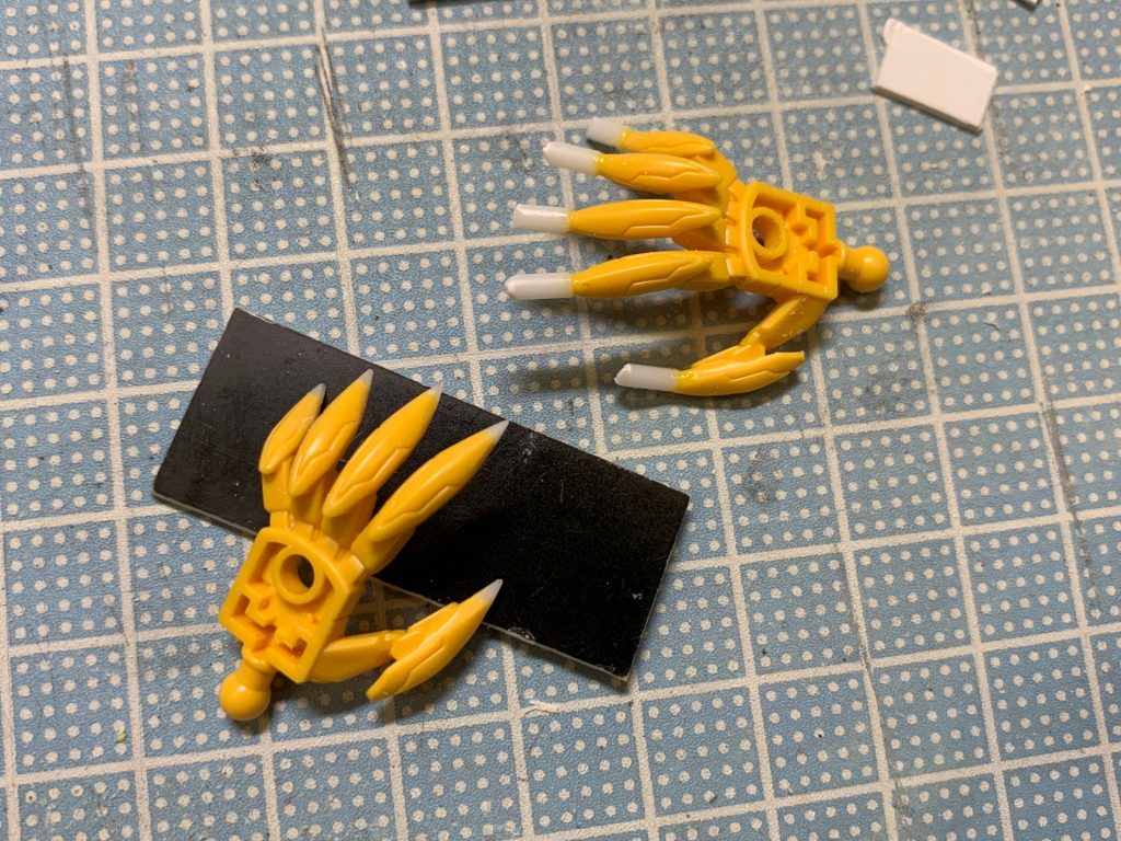 プラ棒で延長させて爪切りしました