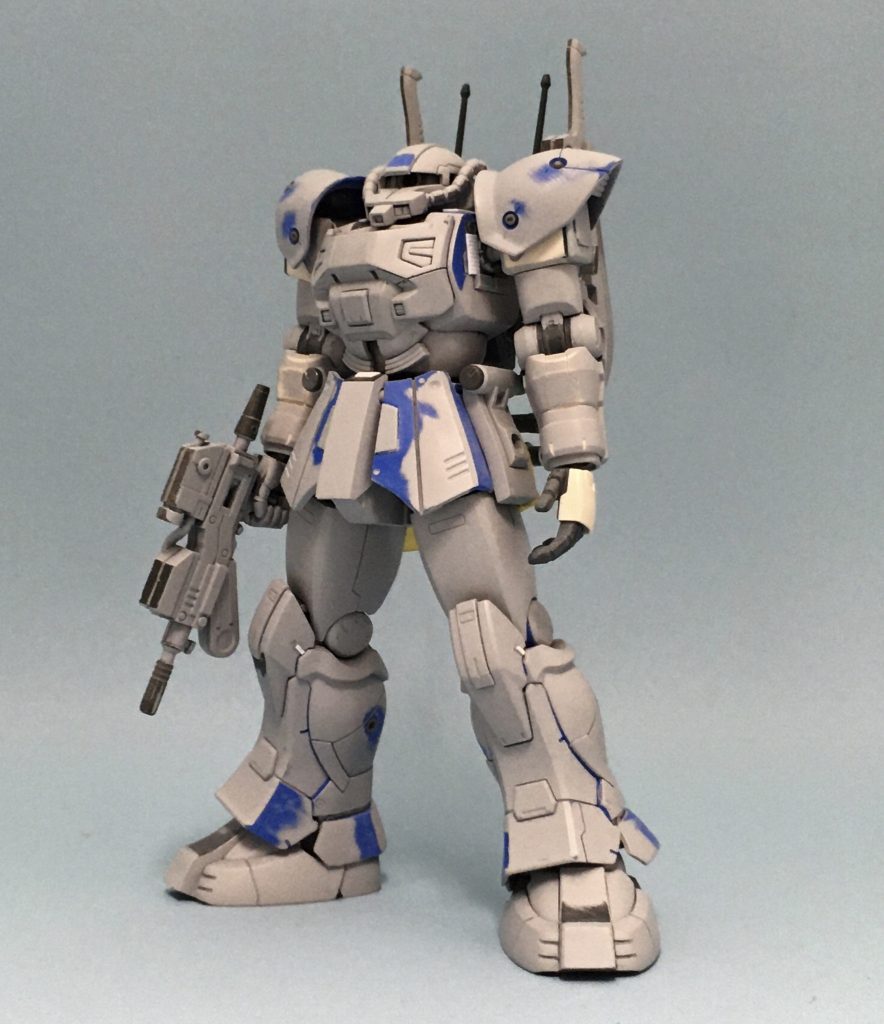 キットの素性が良いので、あまり改造はしていません。
胴と太ももを延長して、ディテールアップした程度です。