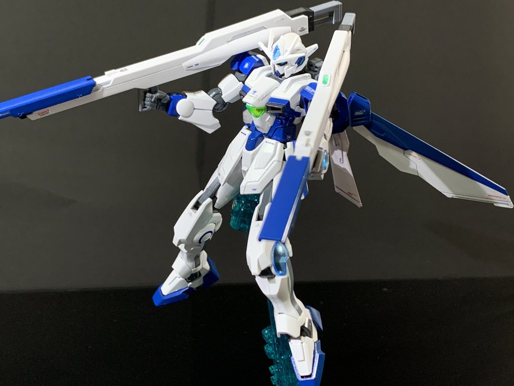 ウイングによる機体制御の向上とキャノンによる火力重視の形態。