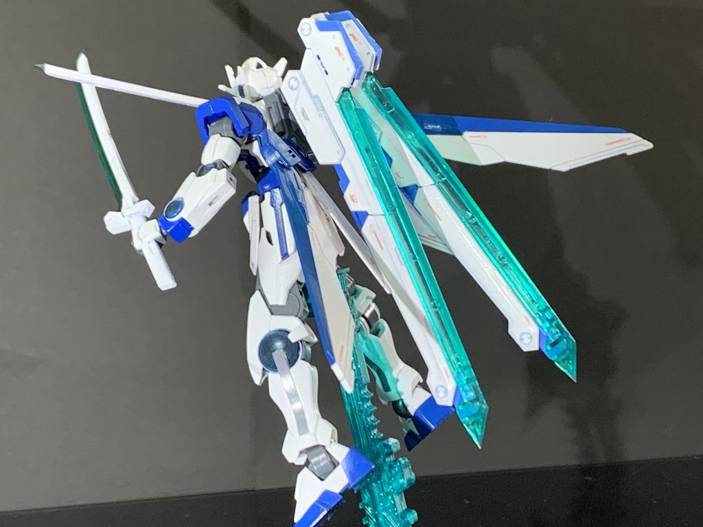 鞘の部分も色々な武器に変形します。