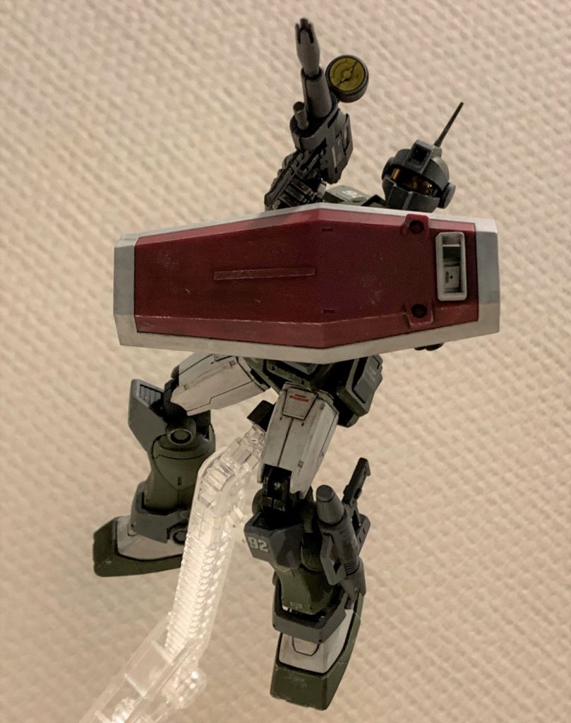 スナカスにシールドとスナイパーライフル以外の武器、というのが個人的にツボです。オリジンガンダムのハイバズも後ハメ加工し、現在絶賛合わせ目消し中です。R-4ライフルは、まだゲート処理すら終わっていない仮組み状態で放置中です(笑)