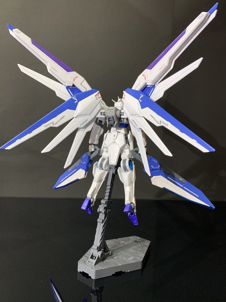 ウイング展開背面