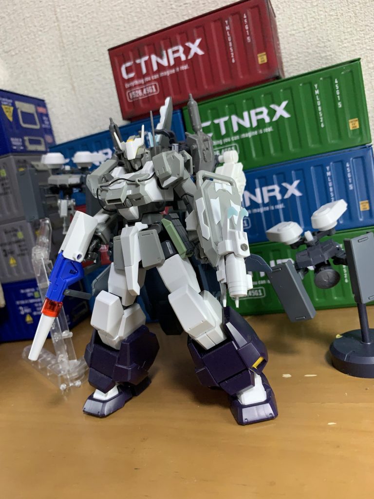 サフ前の様子。足はAGE3フォートレスを使用しています。関節規格を合わせるのが難しかった…!