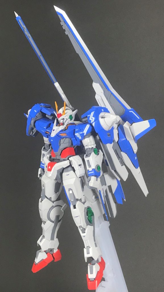 運用上使いにくいとは思いますが、ソードを逆向きに付けて、ハッタリ利かせることもできます。