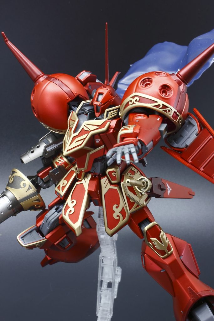 マントは2種類製作しました。2枚目の画像の素立ち用は少し大きめに、逆に動きのついたモーション用は小さめに、より風になびいたように作りました。