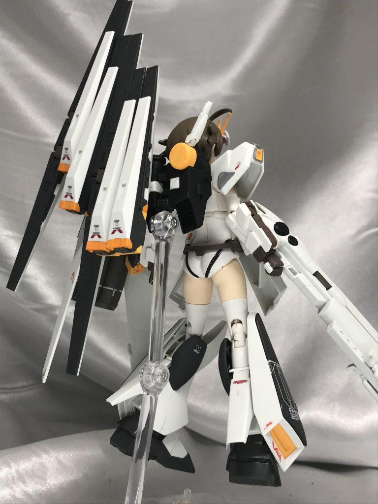 絶対にお尻は出す（硬い意志重量とスペースの問題からバズーカは泣く泣く排除しました。