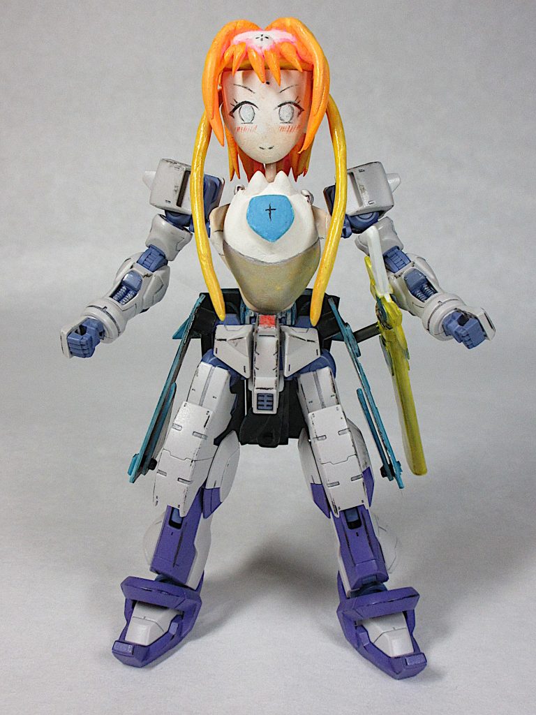 [Front]
頭部及び胴体は、アルミ線・アルミ箔・ランナーなどを
骨組みにして、石粉粘土と一部樹脂粘土で造形しました。
明るい髪色にしたかったのでピンク立ち上げ→イエローから
ホワイトでハイライトを入れています。