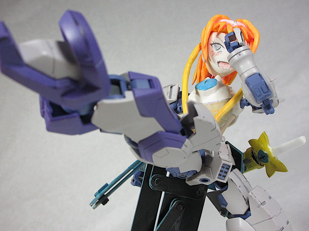 「ただし、だ……」
 一度溜める。めっちゃ溜める。さらに溜めて。
「見た目がおかしいだろうが!」
「ぶふっ⁉」
 爆発した。
 一瞬、リバーの顔がめくれ上がった錯覚すら感じた。というか眼鏡にヒビが走っている。恐ろしい。
 ちなみにキマリスちゃんはグルグル目になって目を回している。
「なんで、こんなチャラ付いた外見にした⁉ 貴様、ふざけているのか!」
「局長、それ女性差別ですぞ」
「やかましいわ! こんなもんに性別もクソもあるか!」
                   (本文中より抜粋)