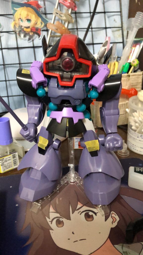 塗装前です。前腕・胸・腰をHG、肩から腕、足を旧1/100から持ってきました。