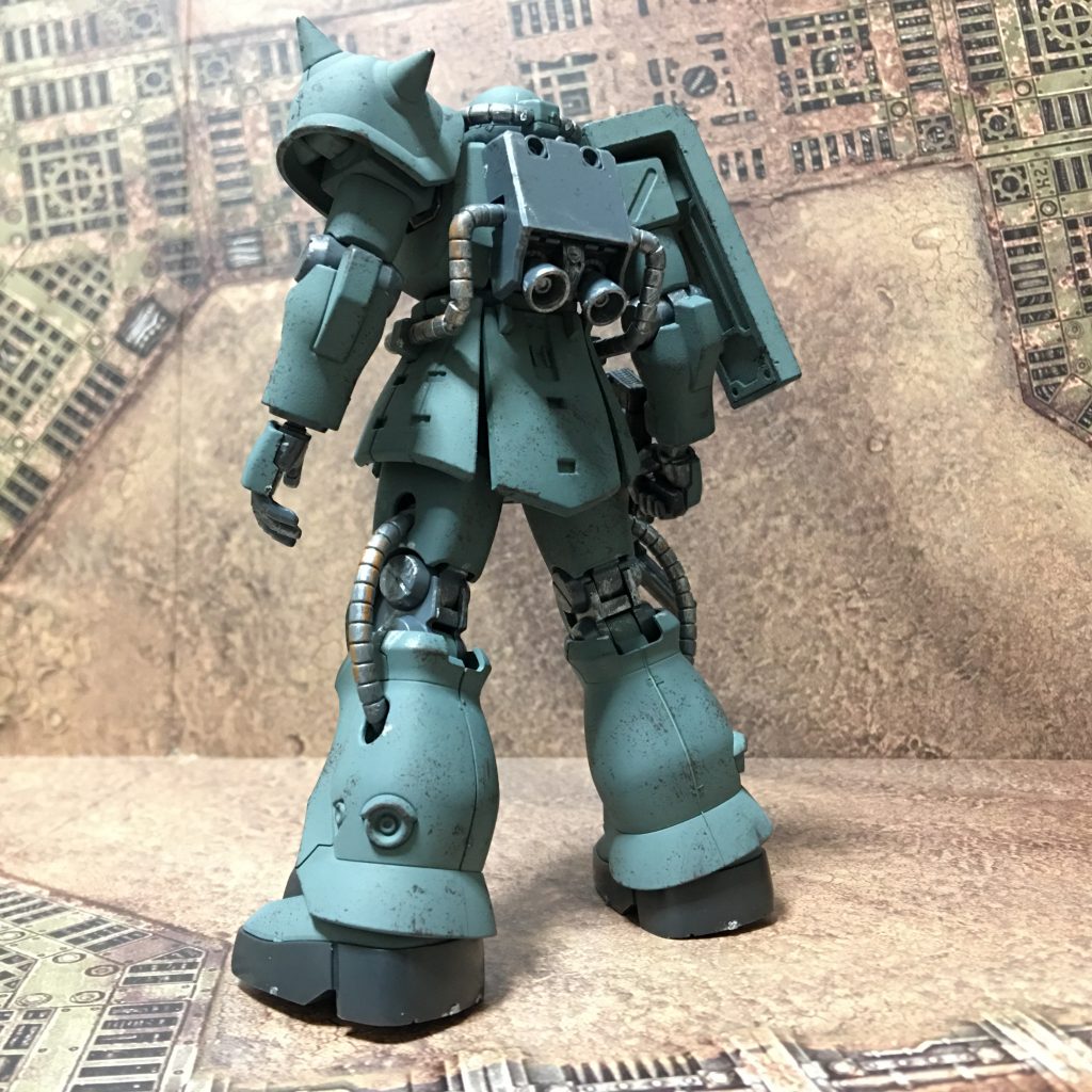 (　。・v・。)ﾉ 今回はF2ザクをキャンバスに、すべてシタデルカラーで仕上げました。各所にスポンジチッピングやドライブラシでウェザリング（経年劣化、塗装剝がれ、赤サビなど）を施しています。