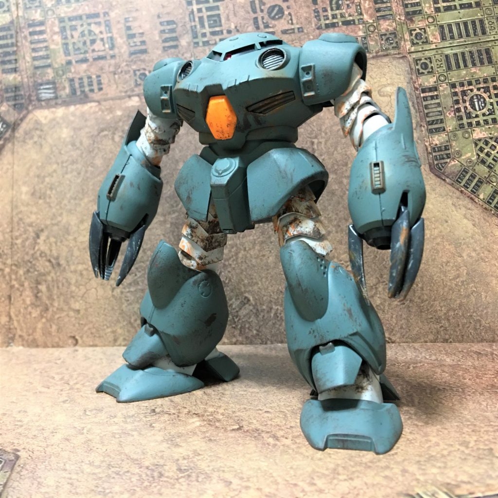 (　。・v・。)ﾉ 今回は、シタデルカラースプレーの一つ「メカニカススタンダードグレー」の発色に惚れ込み、ジオン系なら絶対に似合うだろうと思い制作しました。