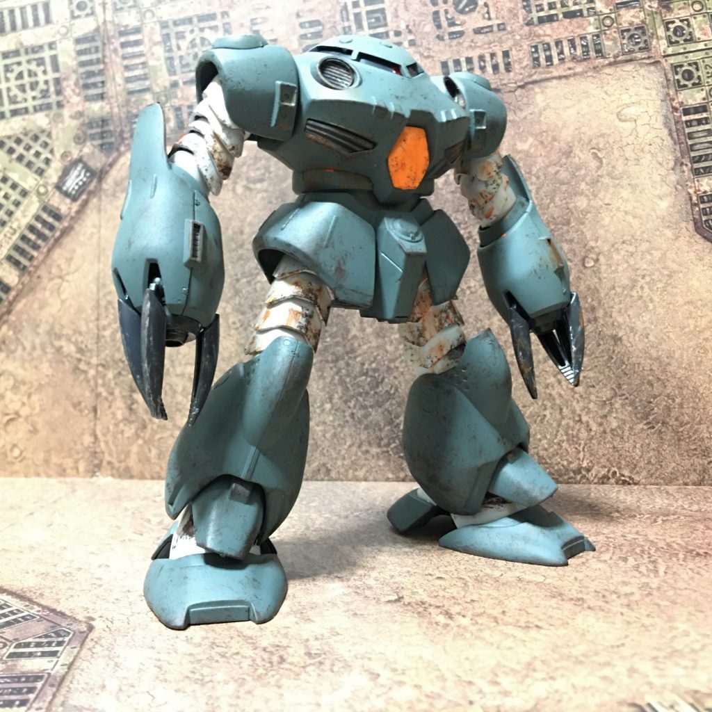 (　。・v・。)ﾉ また、各所に経年劣化、塗装剥がれ、赤サビなどのウェザリングを施しています。