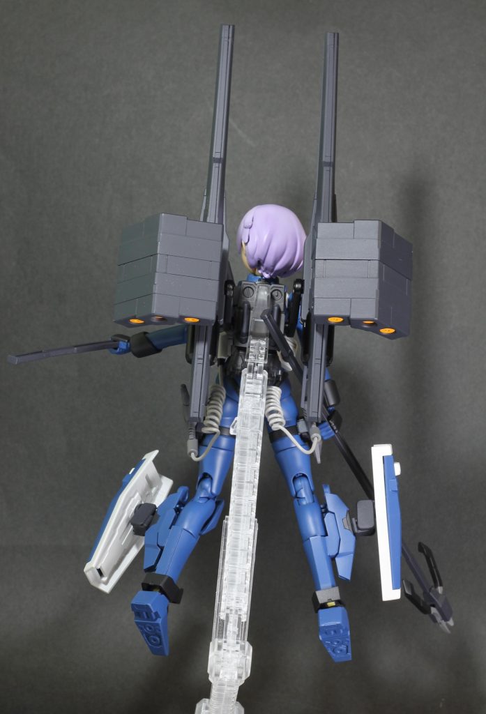 つま先や膝下を伸ばしてスリムな印象に。