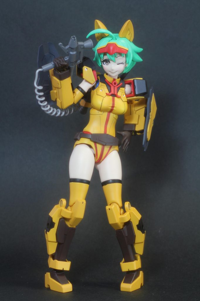 アクセサリーにスワロを埋めてあります。