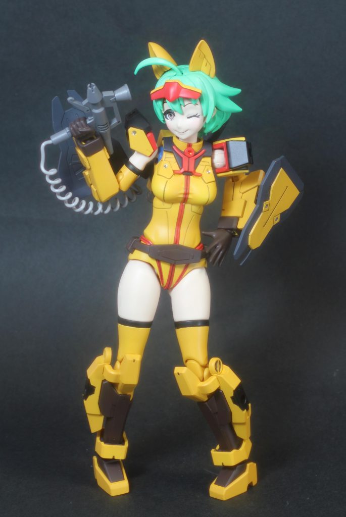 膝下に2ミリ、靴底に1ミリプラ板を入れて延長しています。