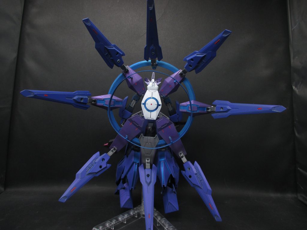 プラネプテイトガンダム–3枚目/制作者：堺・悠一