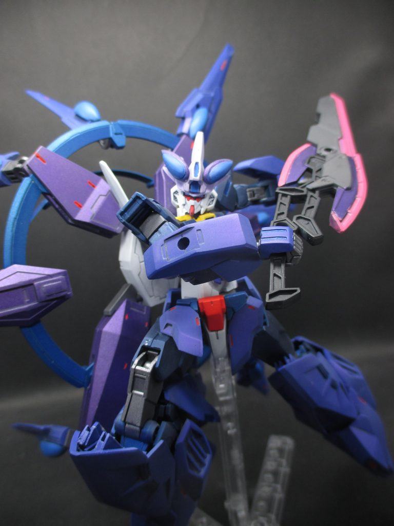 プラネプテイトガンダム–6枚目/制作者：堺・悠一