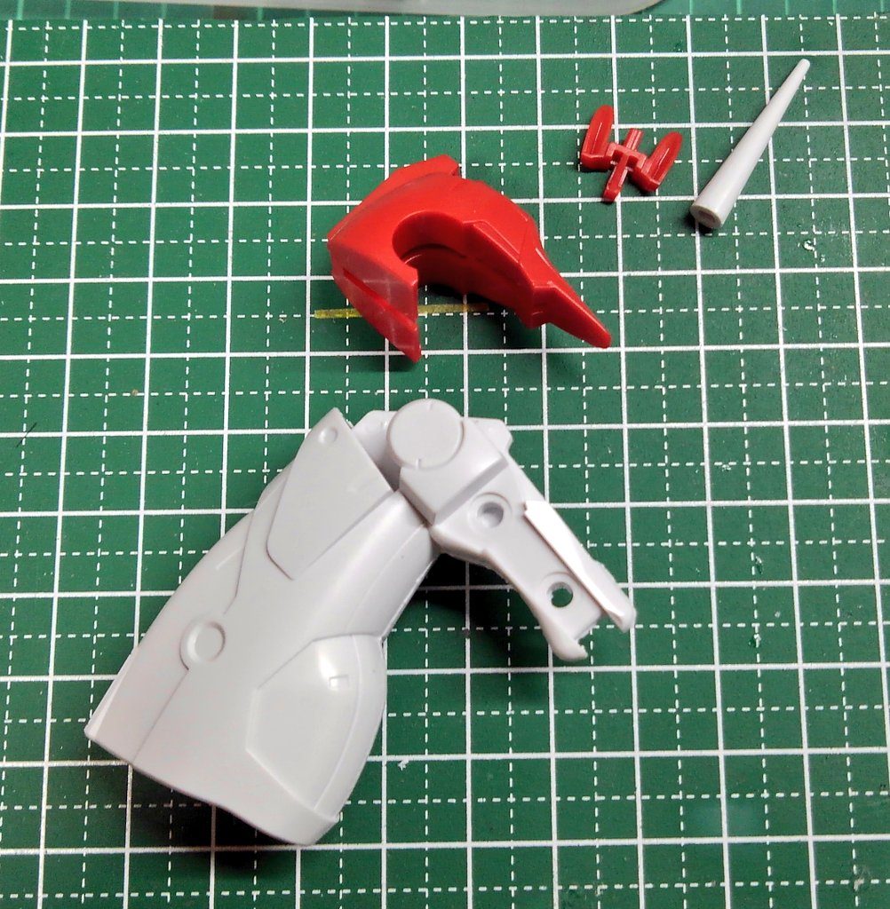 頭部後ハメ加工の様子