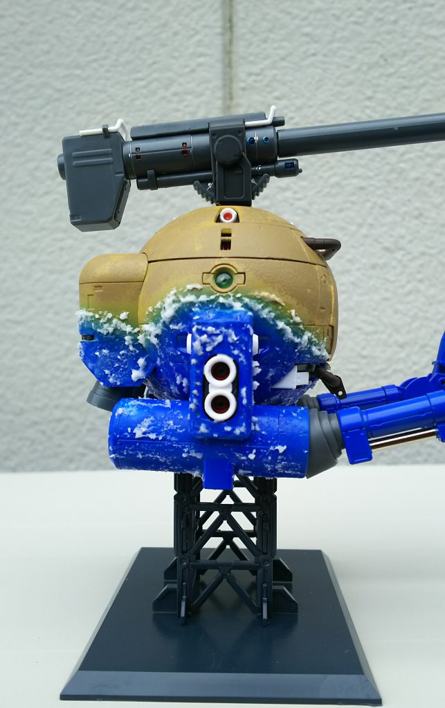 波打ち際はボンドと重曹を混ぜて白波を再現しました