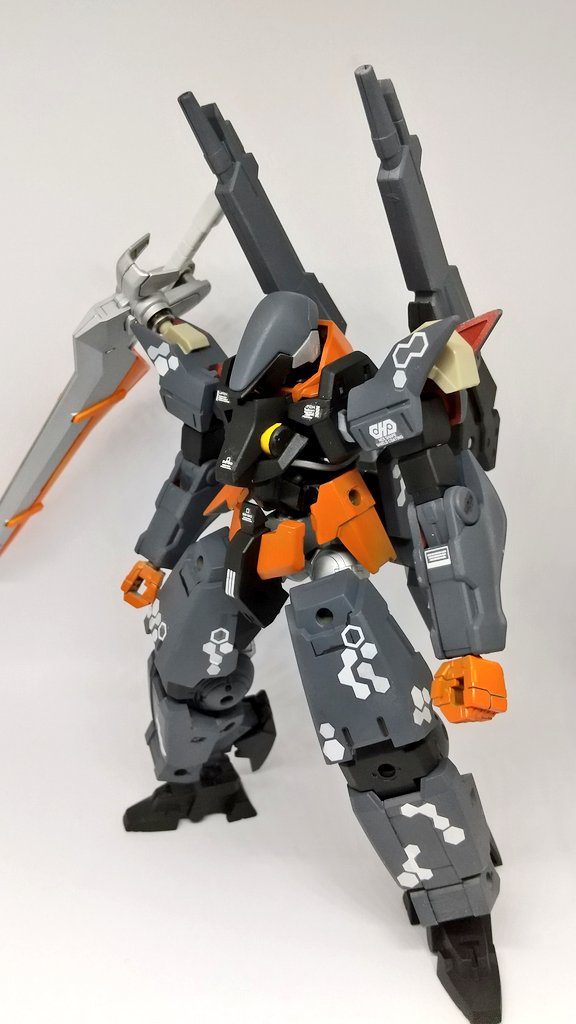 今回はデカール増し増しにしてます笑