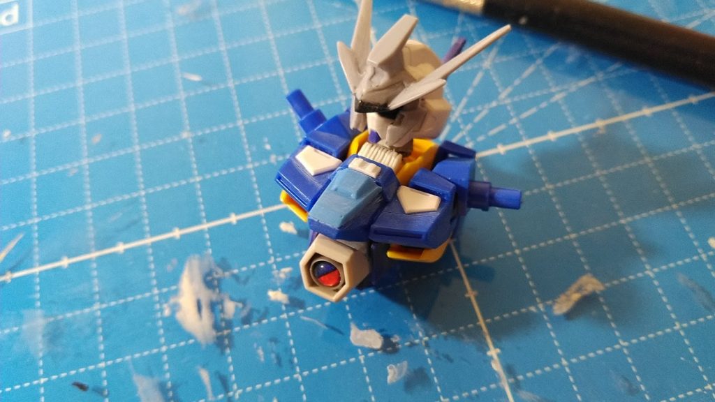 製作途中 ひさし部分は延長
首も埋まってる感じが嫌だったので取り付け位置を高くしました。
