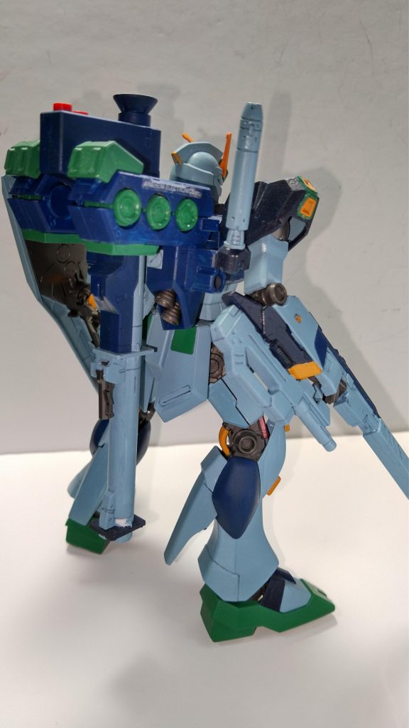 コンテナユニットはビルダーズパーツのファンネルコンテナをプチ改造。