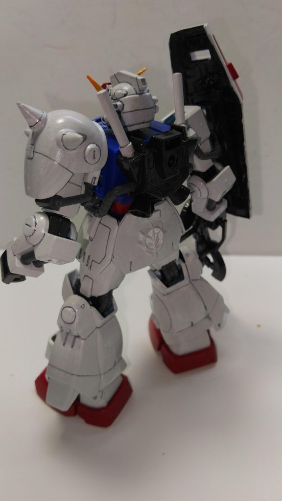 ジオンマークはバレないように、こっそり腰アーマーに張り付け。