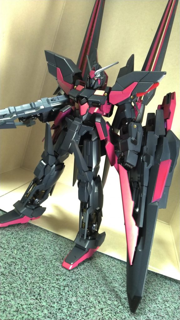 塗装が禿げる前の綺麗なデルタカイ
デカールも貼ってない
武装の過剰積載感が好き