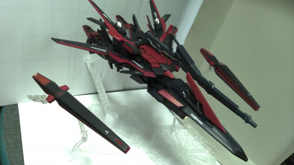 ファンネル展開
死ぬほどカッコイイ。
でも飾るスペースめっちゃ取る