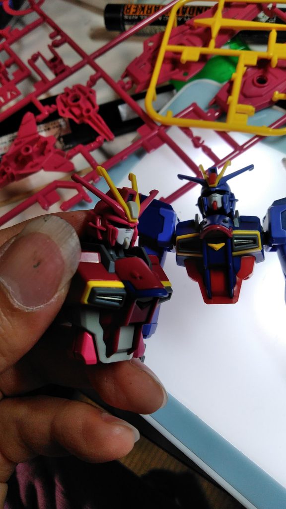 胴体だけしか完成してなくても、やっぱり並べてみたくなる(笑)