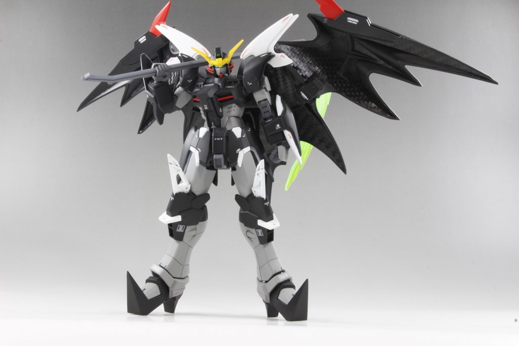 <正面>
ベース機体は見ての通りラヴファントムを採用しています。
すらっとした長い脚がSEED感を感じさせますね
アクティブクロークの内側には100均のカーボンシートを貼り付けてみました。