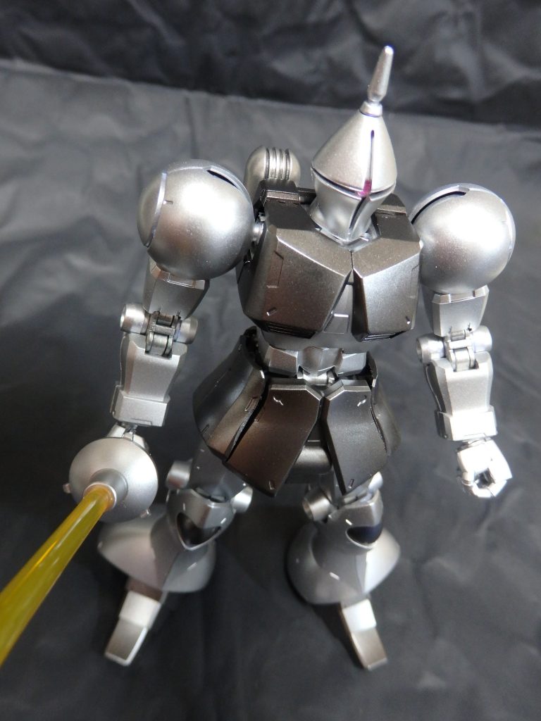 塗料は全てガイアカラーで、充電式エアブラシでベランダ塗装です。
希釈はガイアカラー薄め液で１：１位だと思います。

せっかくランナーが色分けされているので、それを活かしてそれぞれ異なるメタルカラーで塗装しています。
Ａランナーは　ＥＸ－シルバー。
Ｂランナーは　スターブライトジュラルミン。
Ｃランナーは　スターブライトアイアン。

ミサイル・シールドはシールドのレッドが残る様に薄く吹いています。