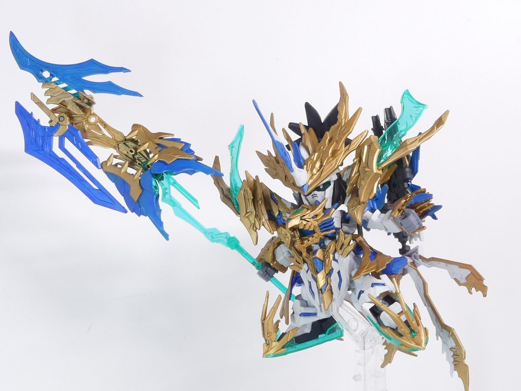 龍星偃月刀(りゅうせいえんげつとう):ハイパー・ビーム・ジャベリンを思わせる長大な武装。複数の相手をまとめてたたき切るのに適する。武聖関羽の武器に張遼サザビーの武器をミキシングしハイパー・ビーム・ジャベリンに近くしました。